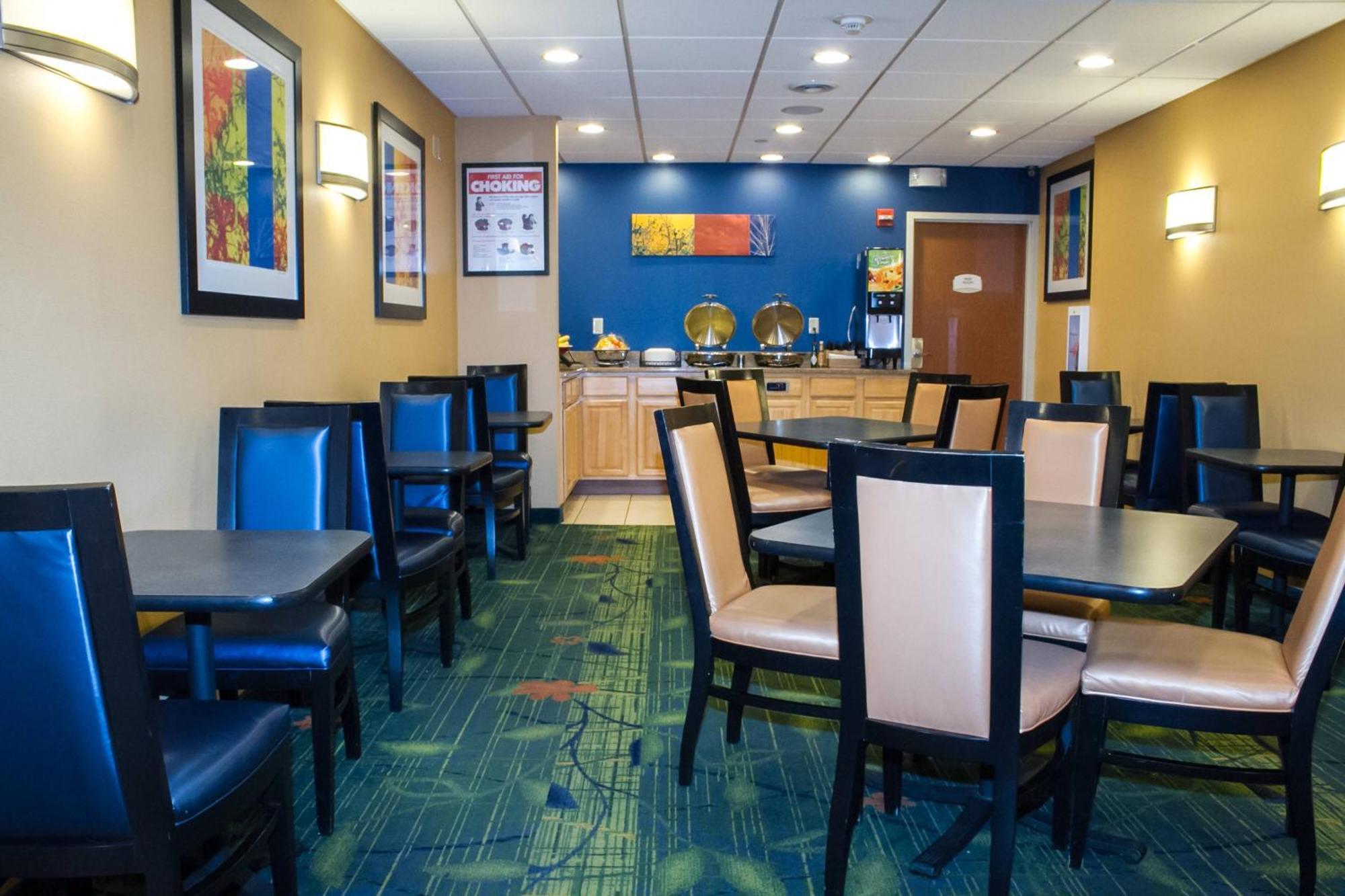 Fairfield Inn By Marriott New York Laguardia Airport/Flushing Exterior photo